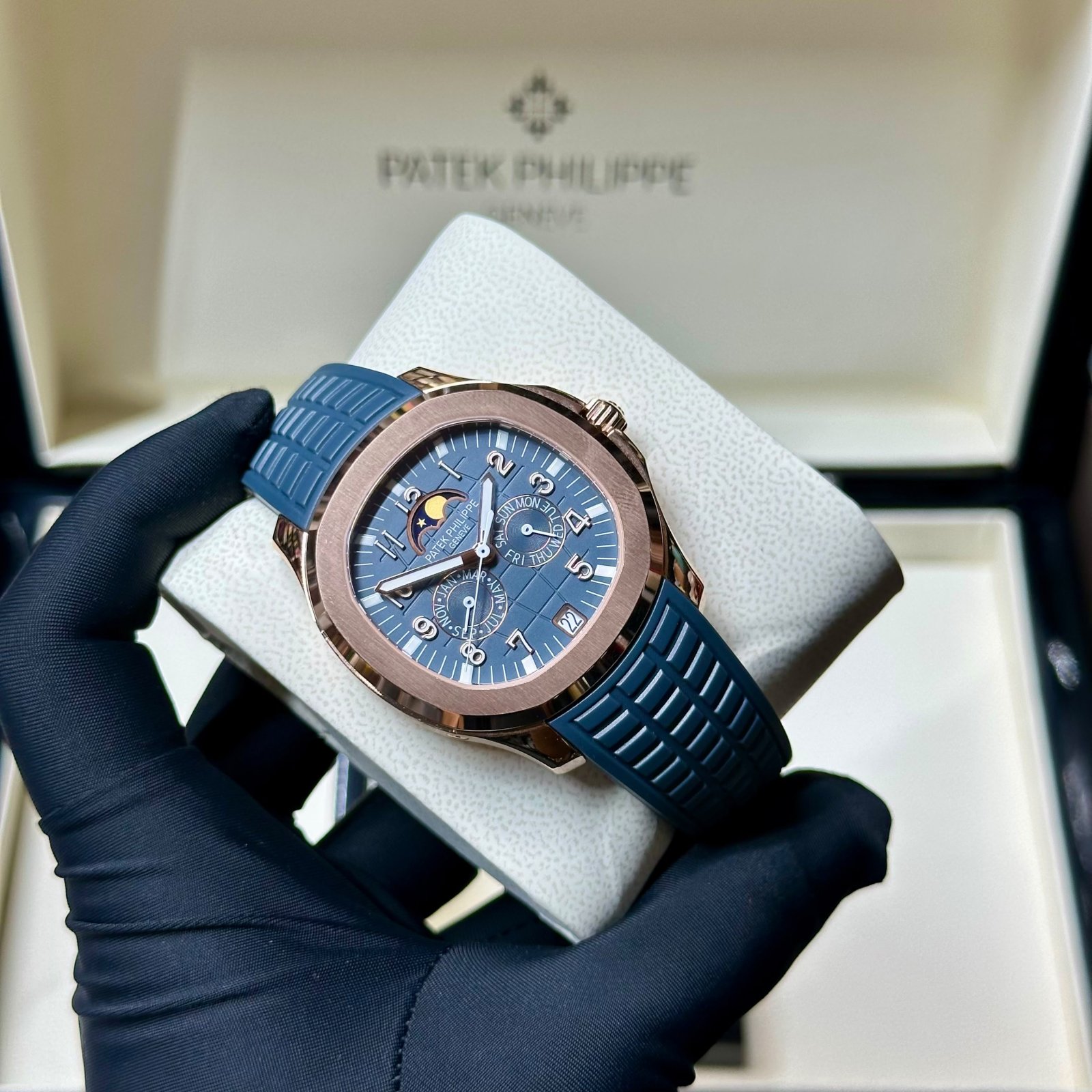 Patek Philippe Aquanaut 5261R-001