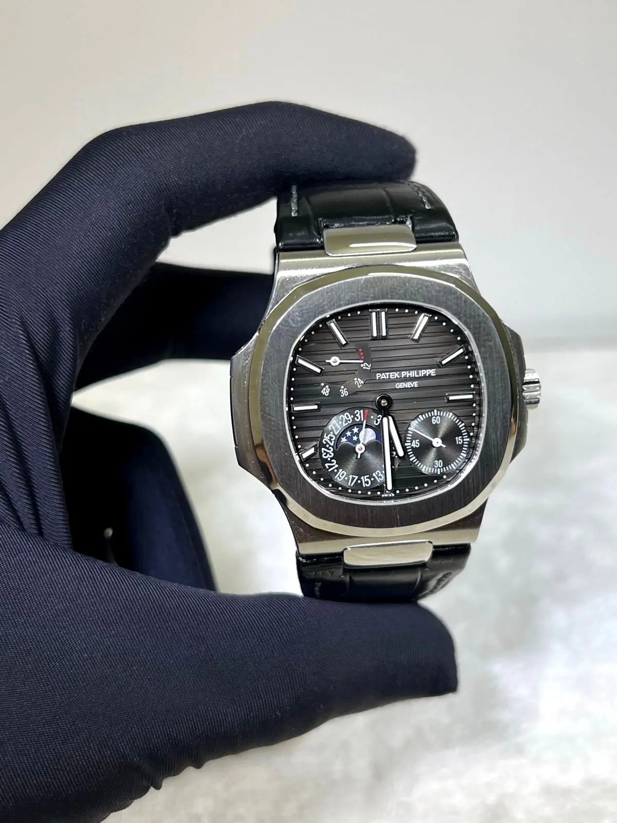 PATEK PHILIPPE  Patek Philippe Nautilus Moon Phase Reference 5712G-001