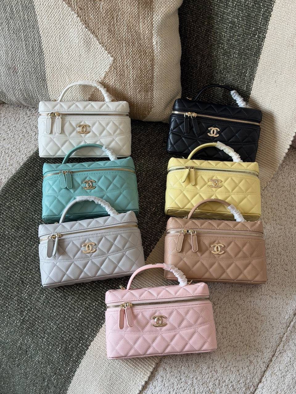 WOMEN  BAG  Chanel Vanity with Chain (Reference AP5020) VIP Quality super master