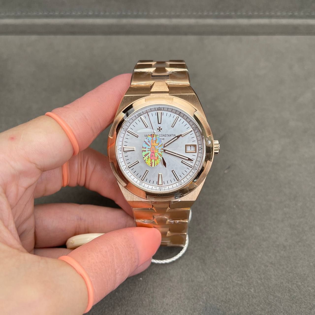 VACHERON CONSTANTIN shows a Vacheron Constantin Overseas Automatic