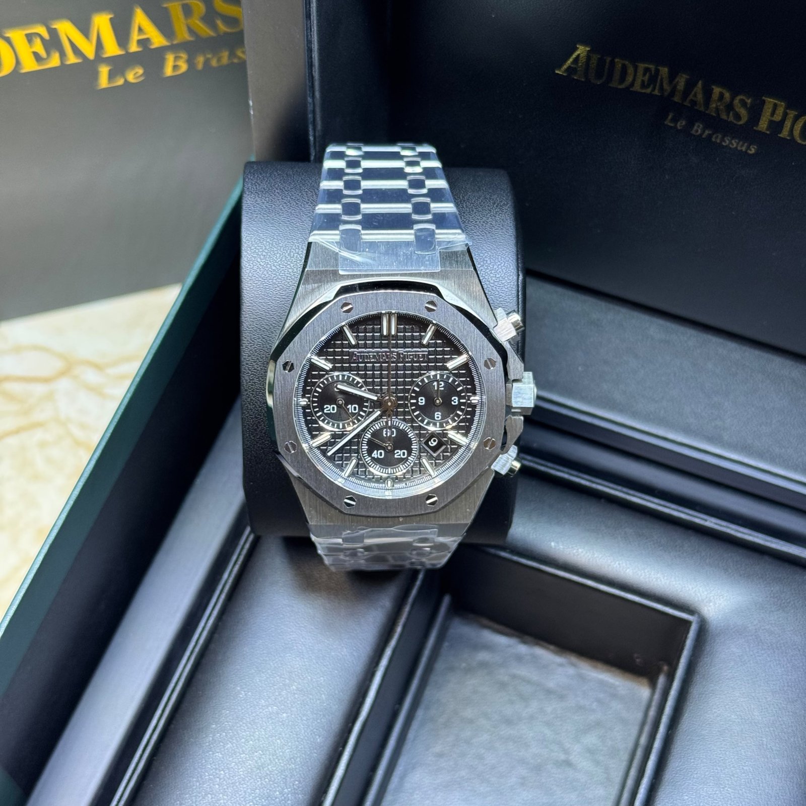 AUDEMARS PIGUET Audemars Piguet Royal Oak 41mm Selfwinding Chronograph 26240ST.OO.1320ST.06