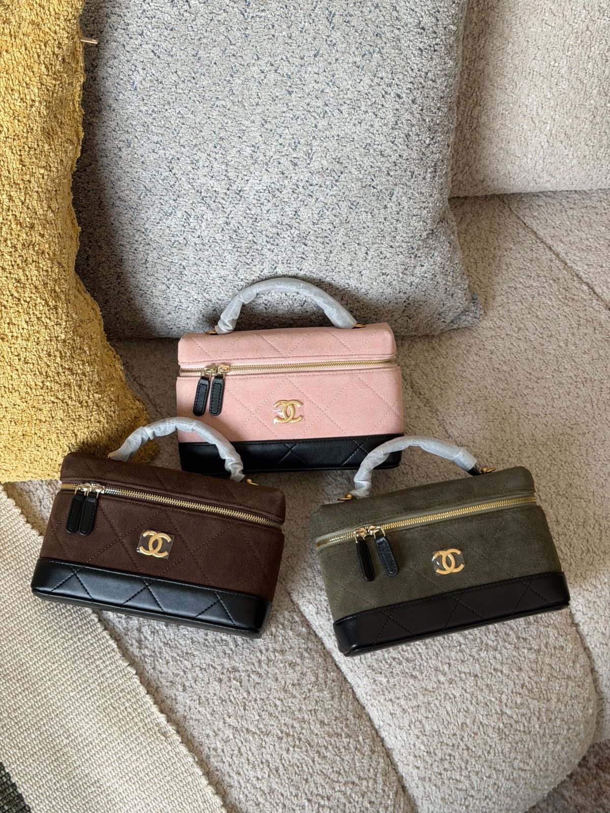 WOMEN  BAG  Chanel Suede and Calfskin Top Handle Vanity Cases with Chain.VIP Quality Super Master