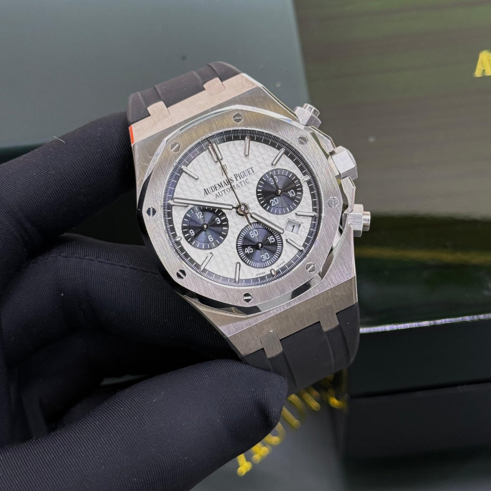 AUDEMARS PIGUET  Audemars Piguet Royal Oak Chronograph,  limited edition "Milan" Boutique edition