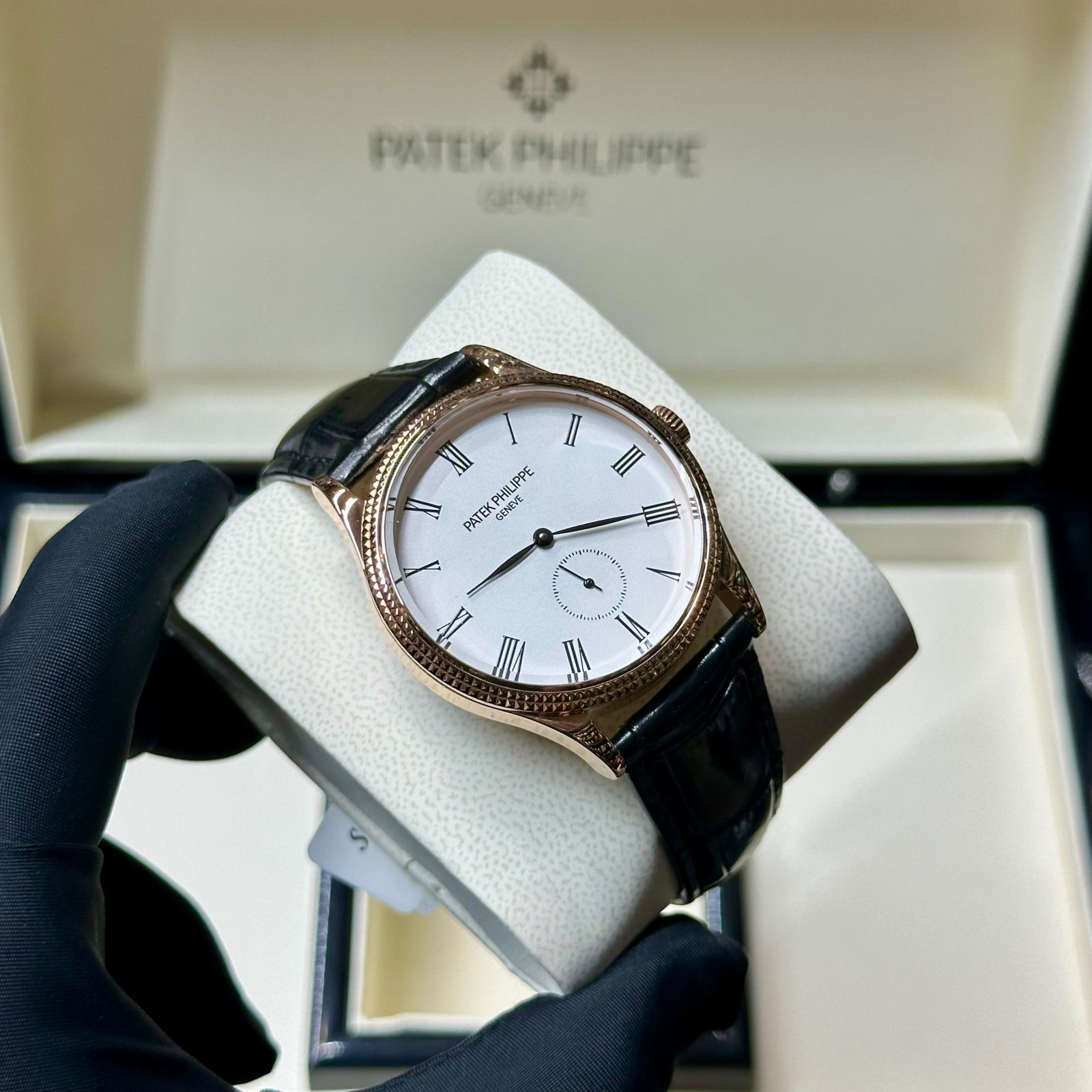 PATEK PHILIPPE Patek Philippe Calatrava Reference 5115G-