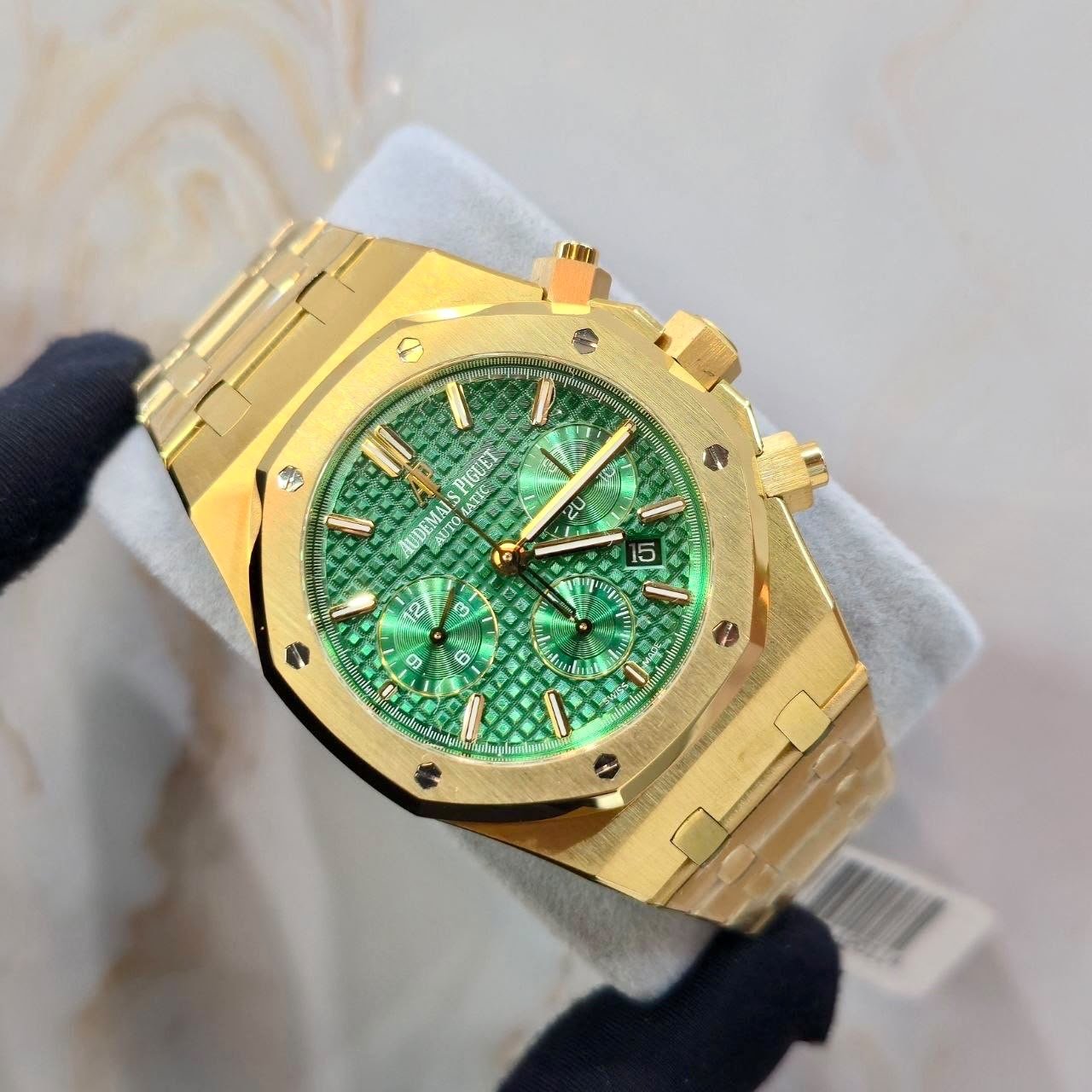 AUDEMARS PIGUET Audemars Piguet Royal Oak 41mm Chronograph 26331BA.OO.1220BA.02 Green Dial Ye...